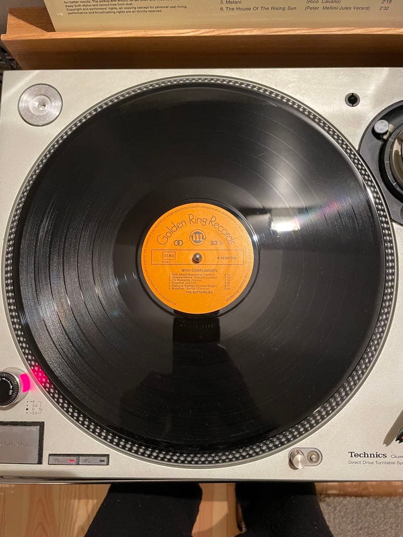 WITH COMPLIMENTS THE BUTTERFLIES オルガンバー