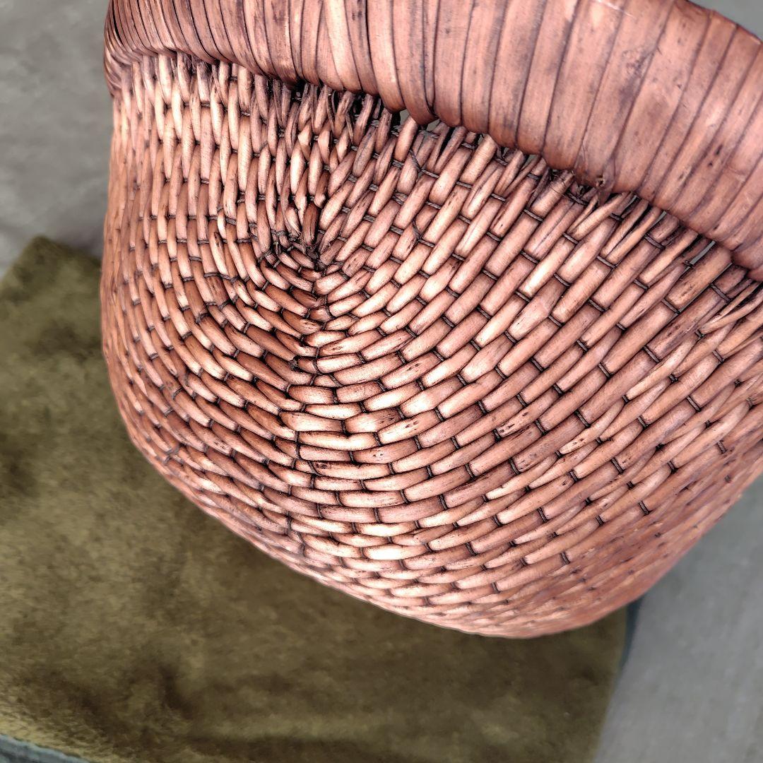 北欧ビンテージのジュニパー（セイヨウネズ）製のワンハンドル籠バスケット