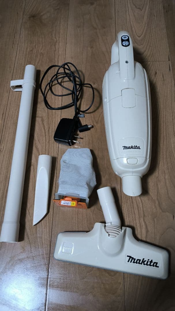 Makita CL105D コードレス掃除機