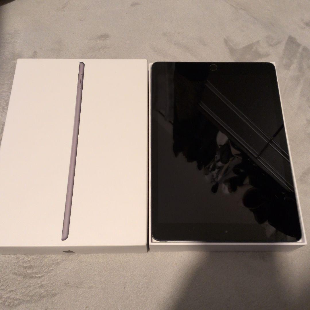 iPad 本体 ブラック WiFi　8世代 32G　ほぼ未使用