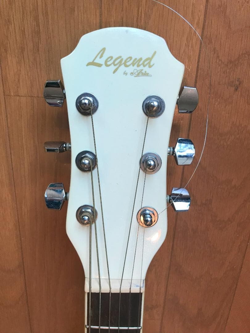アコースティックギター　LEGEND（レジェンド）白