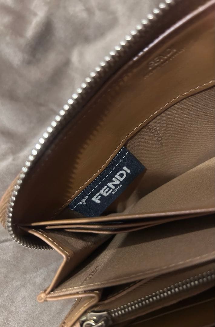 FENDI バイザウェイ　ラウンドファスナー　ブラウン 長財布 保存袋付き