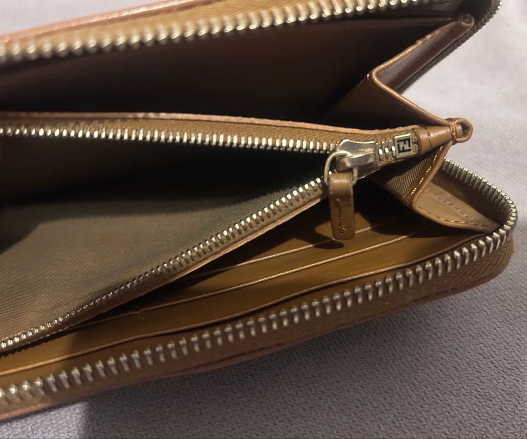 FENDI バイザウェイ　ラウンドファスナー　ブラウン 長財布 保存袋付き
