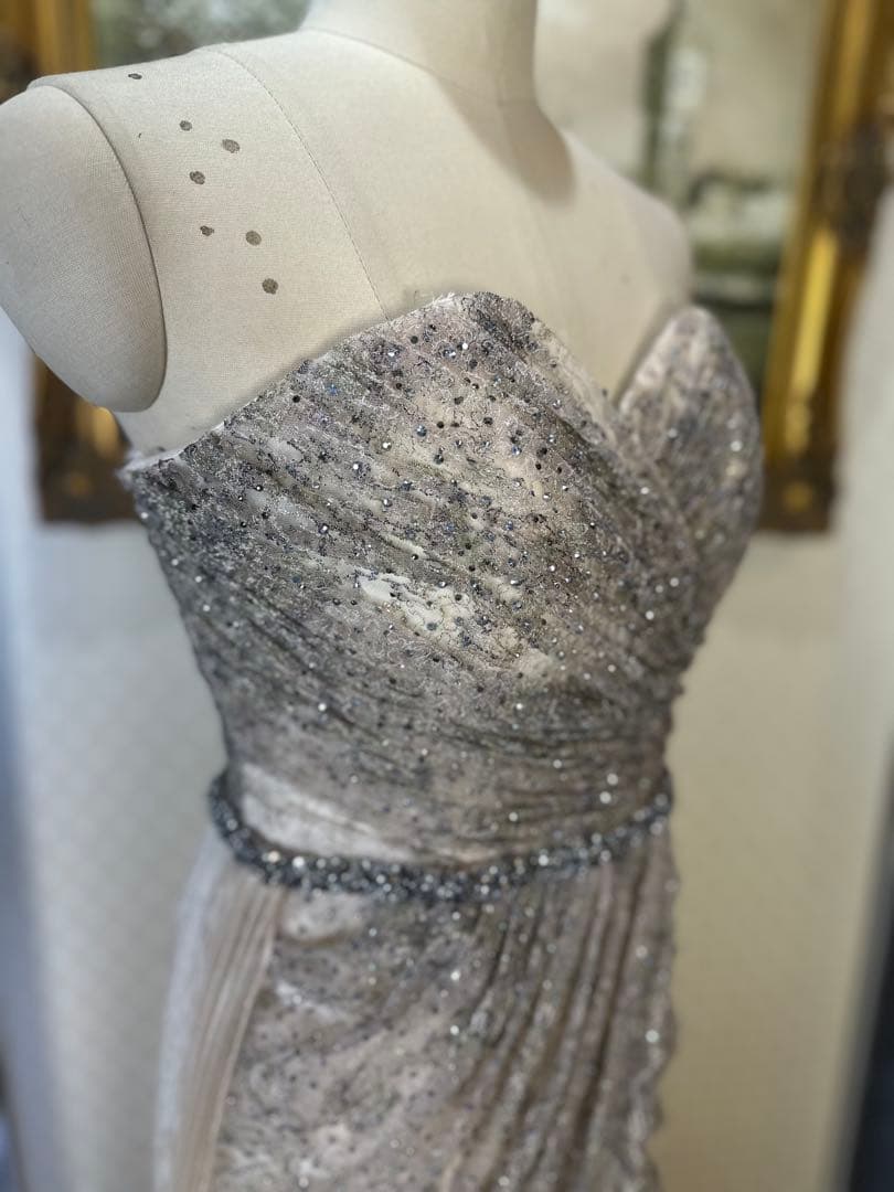 ★要プロフ確認★あなばら いづみ様 スパンコール装飾のシルバー系ドレス