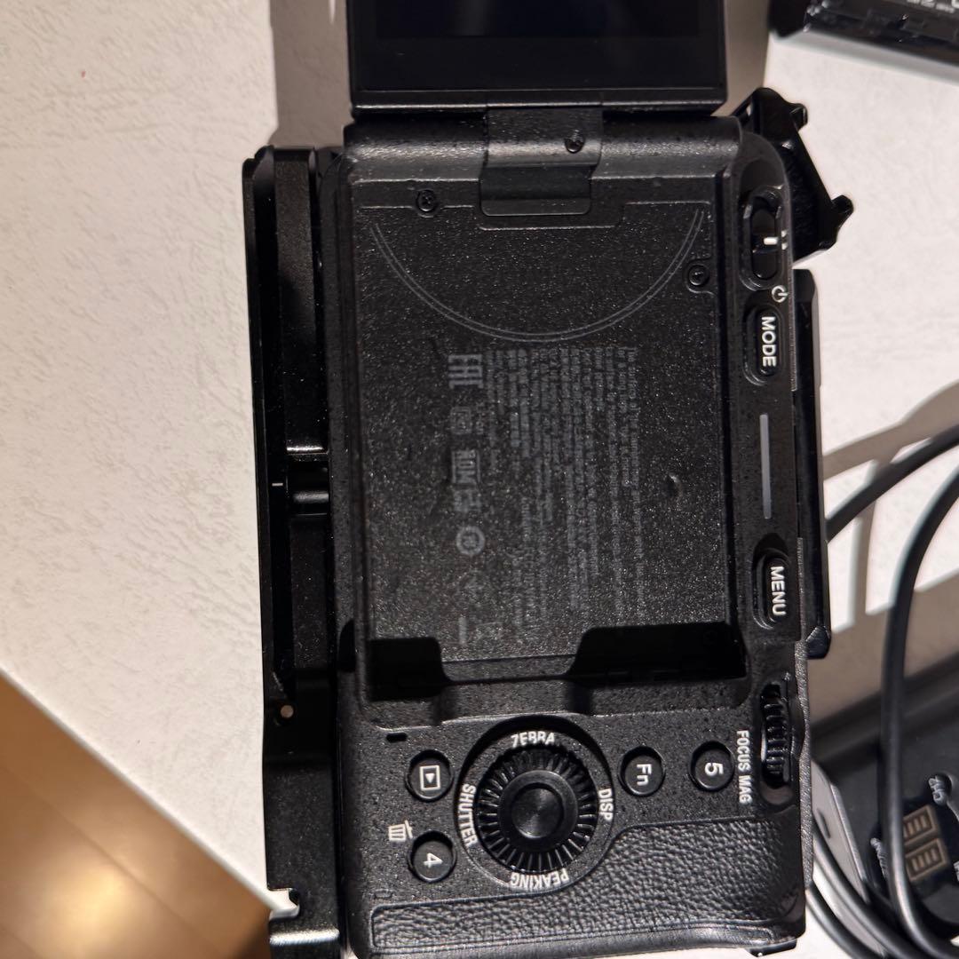 【美品・完動品】SONY FX30本体／バッテリー/チャージャー/カメラケージ付