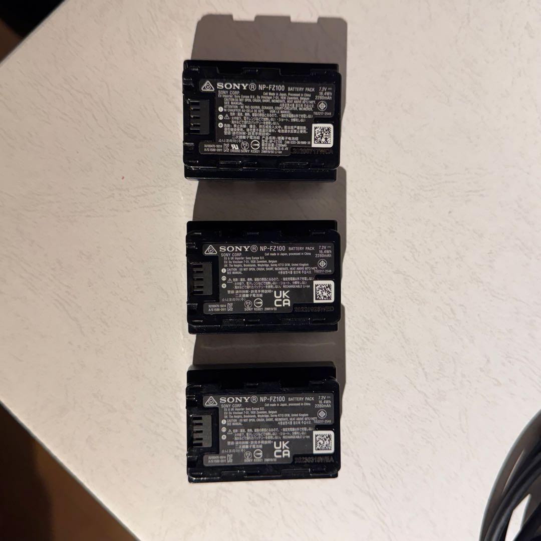 【美品・完動品】SONY FX30本体／バッテリー/チャージャー/カメラケージ付