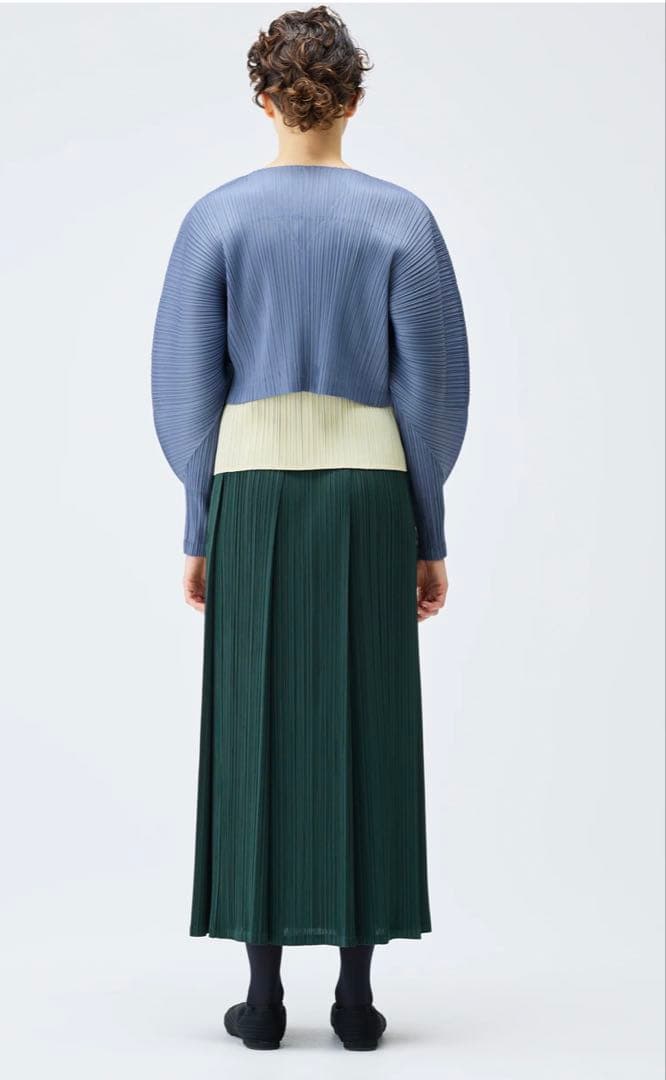 【新品未使用】PLEATS PLEASE ショート丈カーディガン