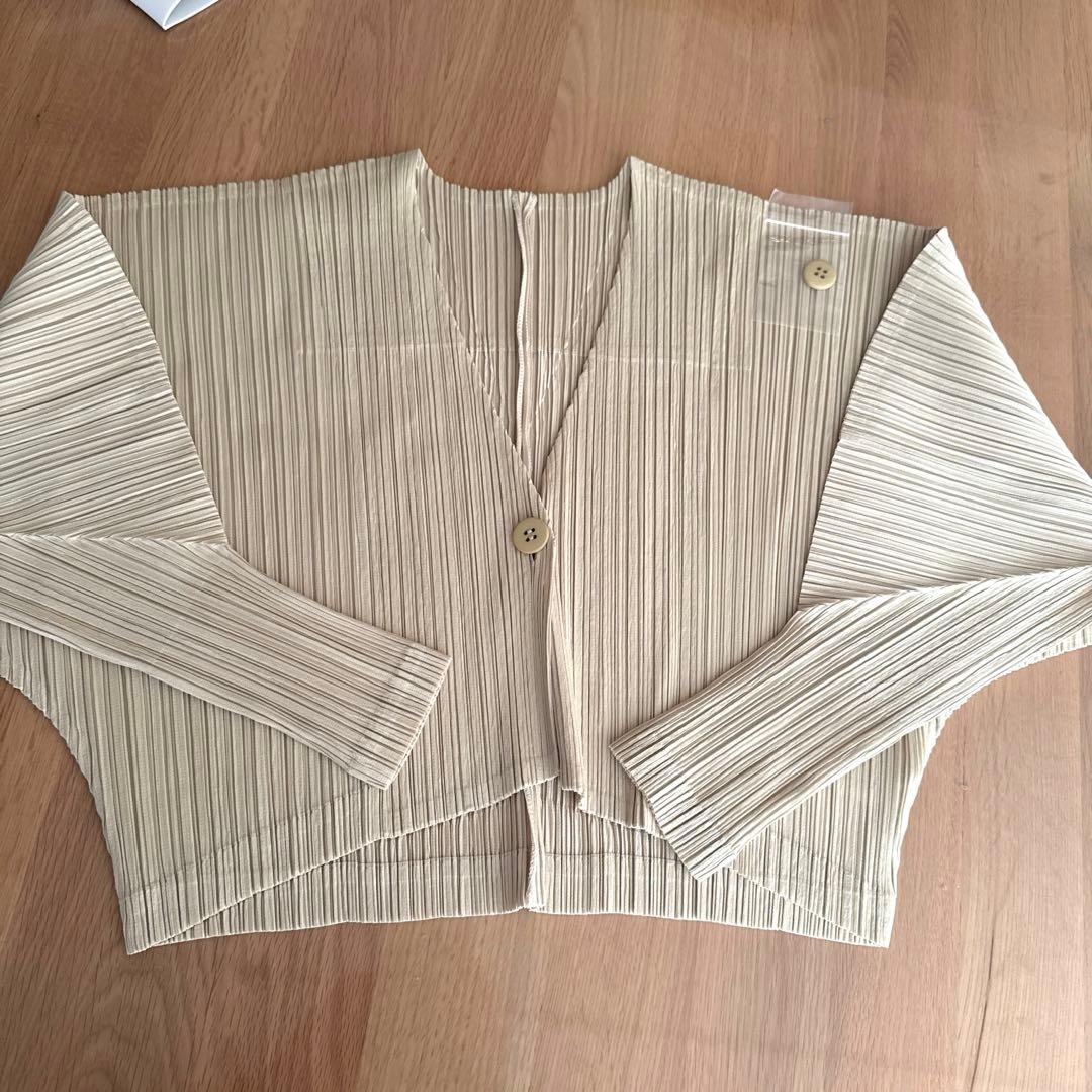 【新品未使用】PLEATS PLEASE ショート丈カーディガン