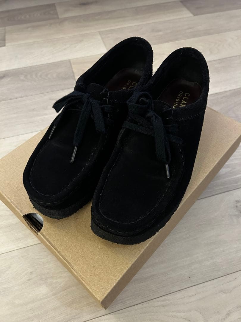 【美品】クラークス ワラビー レディースUK6(25㎝)ブラックスエード