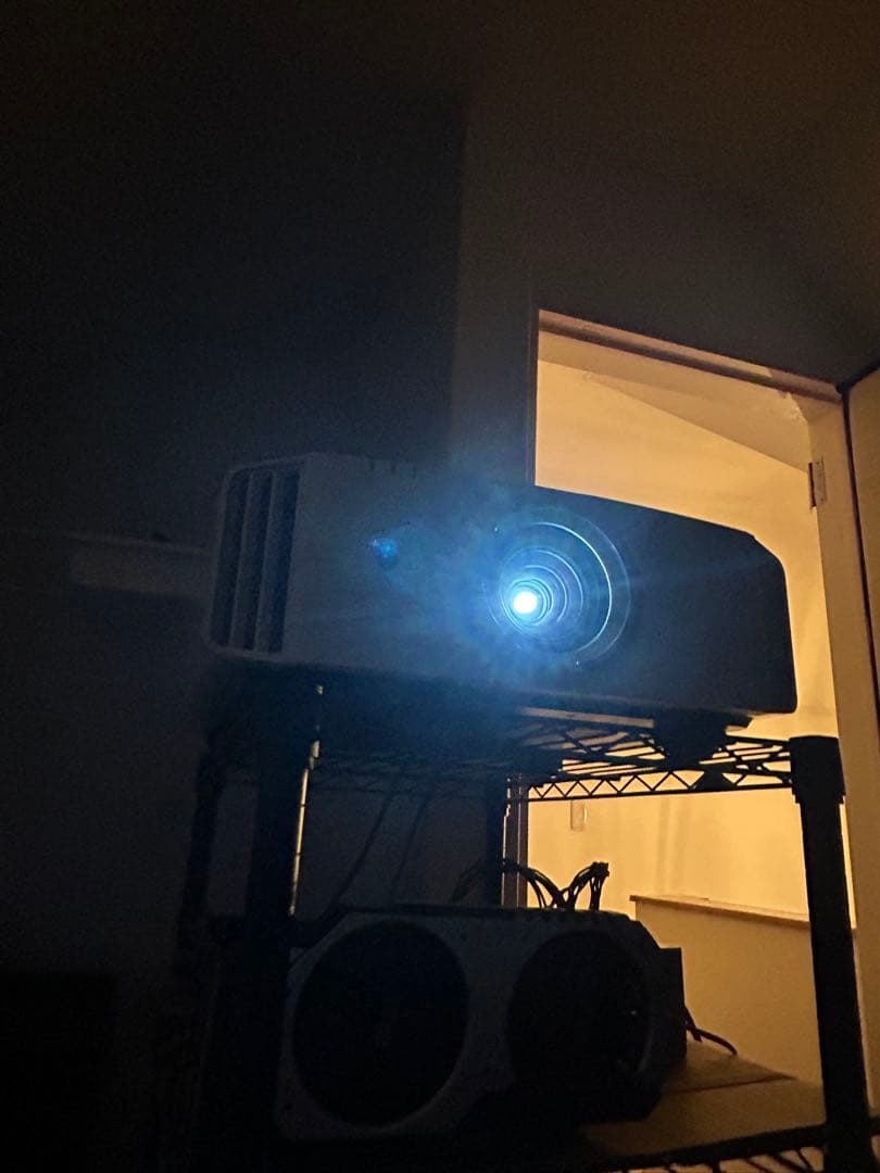 DLA-X-500r ランプ新品　付属品あり　美品 4k プロジェクター