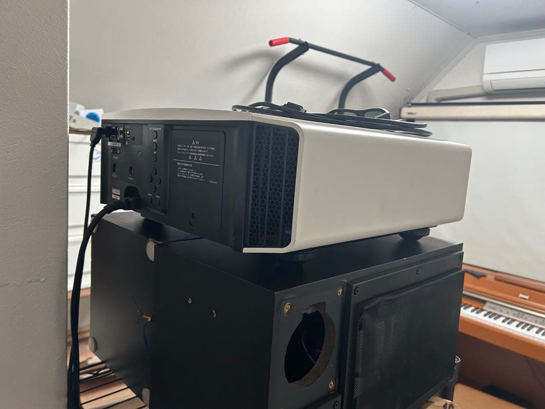 DLA-X-500r ランプ新品　付属品あり　美品 4k プロジェクター