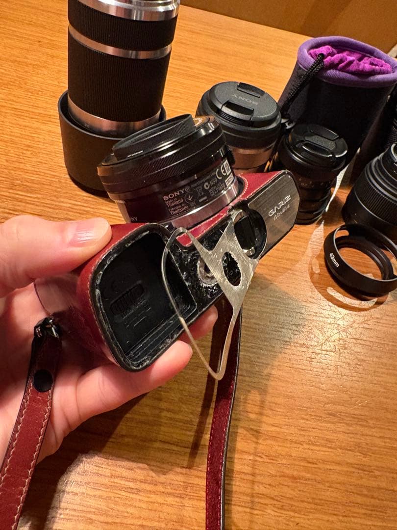 SONY nex-6 ミラーレス一眼カメラとレンズ、GARIZストラップケース