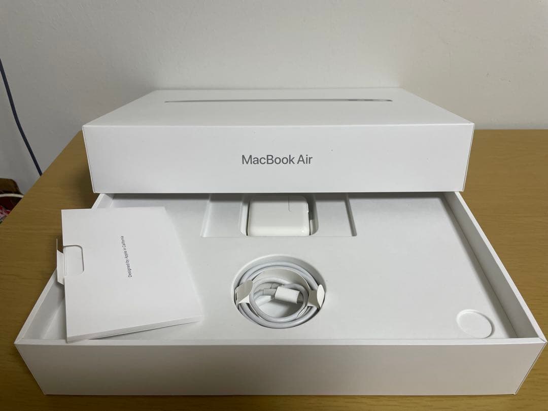 美品 MacBook Air M1チップ 充電数63回『容量94％』