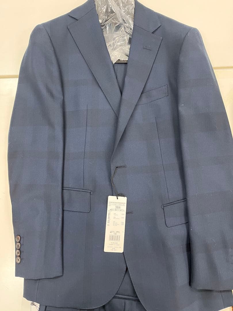 新品　BLACK LABEL スーツ（ジャケット・ベスト・パンツ）　サイズ38R