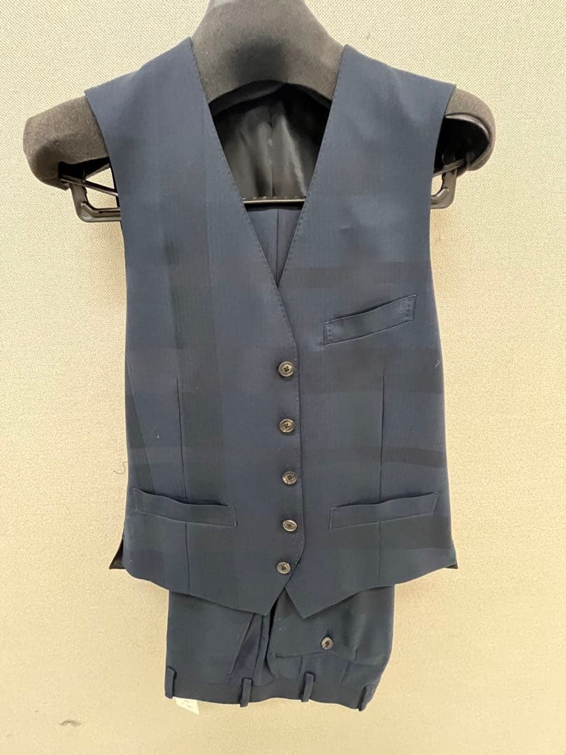 新品　BLACK LABEL スーツ（ジャケット・ベスト・パンツ）　サイズ38R