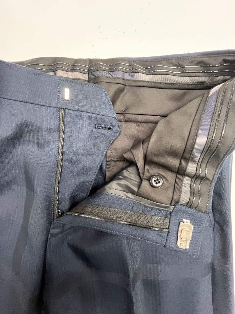 新品　BLACK LABEL スーツ（ジャケット・ベスト・パンツ）　サイズ38R