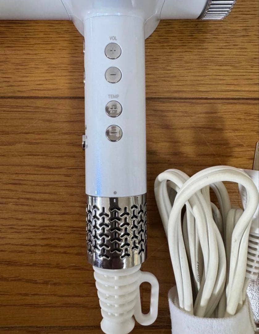 オッジオット ヘアドライヤー ホワイト oggiotto