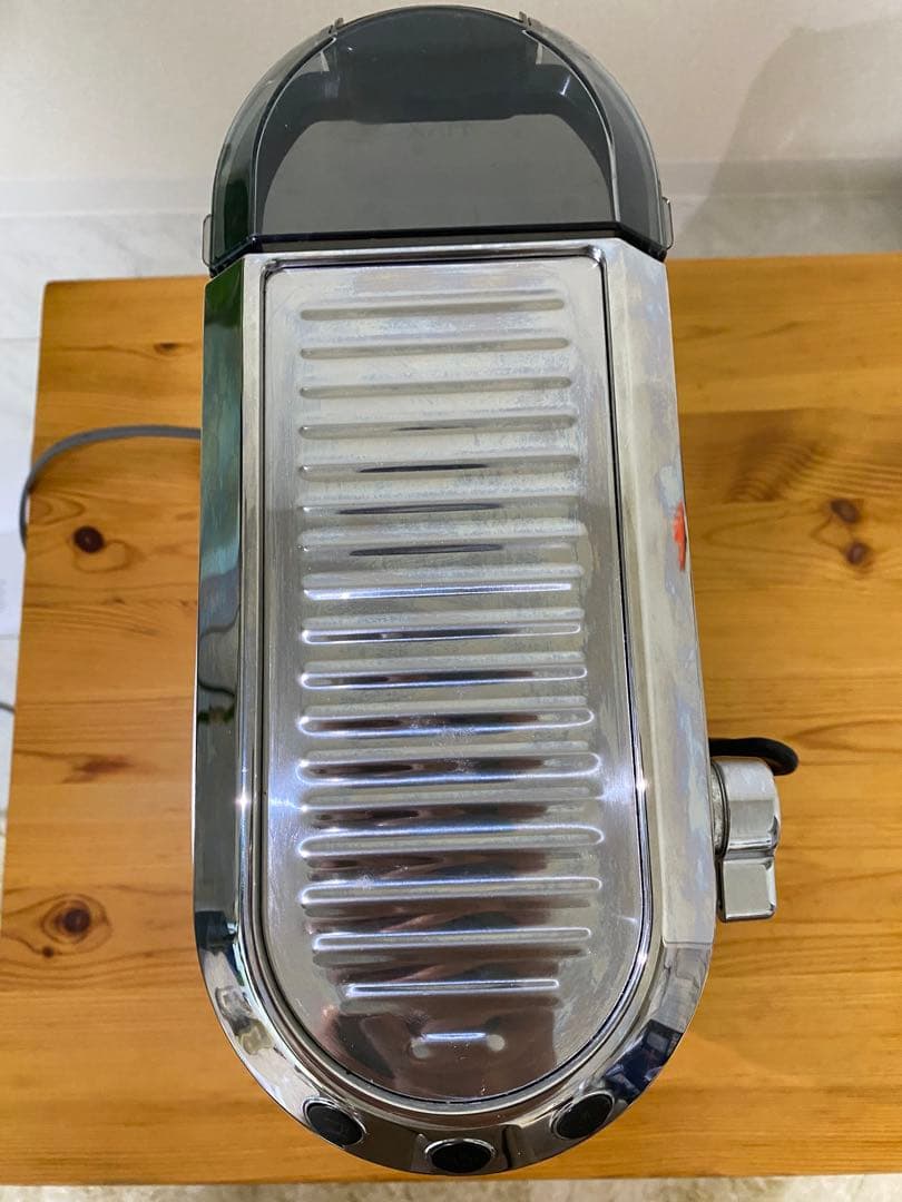 デロンギデディカエスプレッソ・カプチーノメーカーEC680M