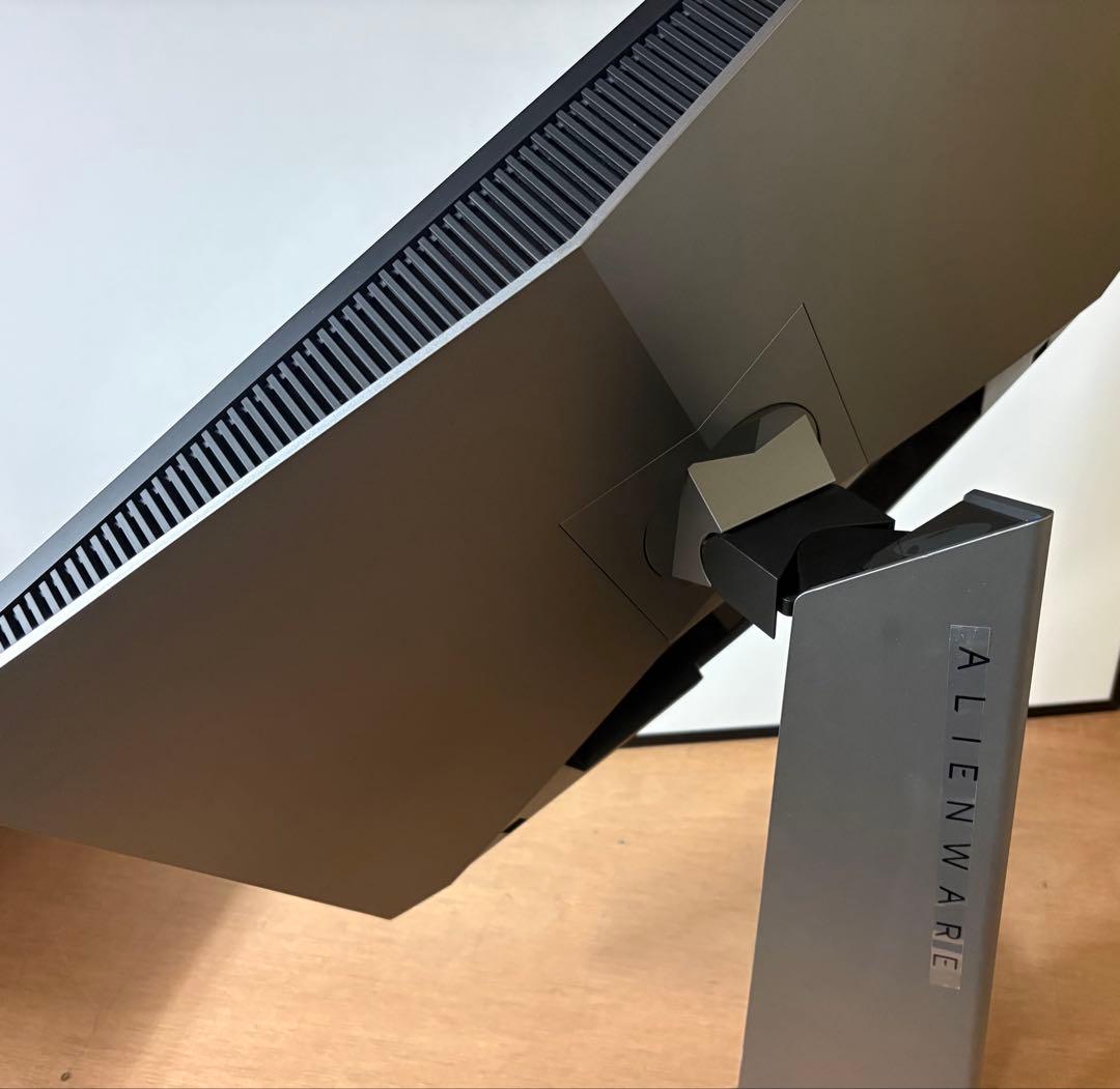 【ほぼ新品】ALIENWARE ゲーミングモニターAW2518HF