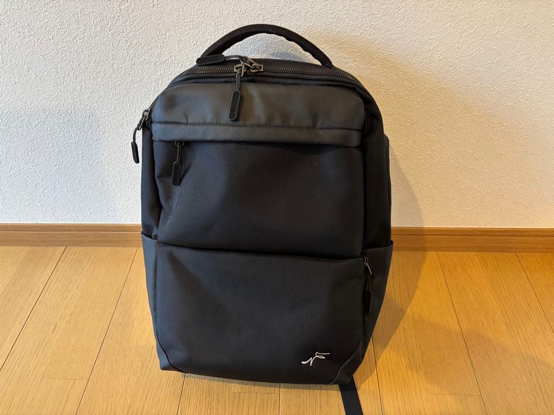 【美品】コールアンドレスポンス　バックパック　黒　リュック　軽量　多機能