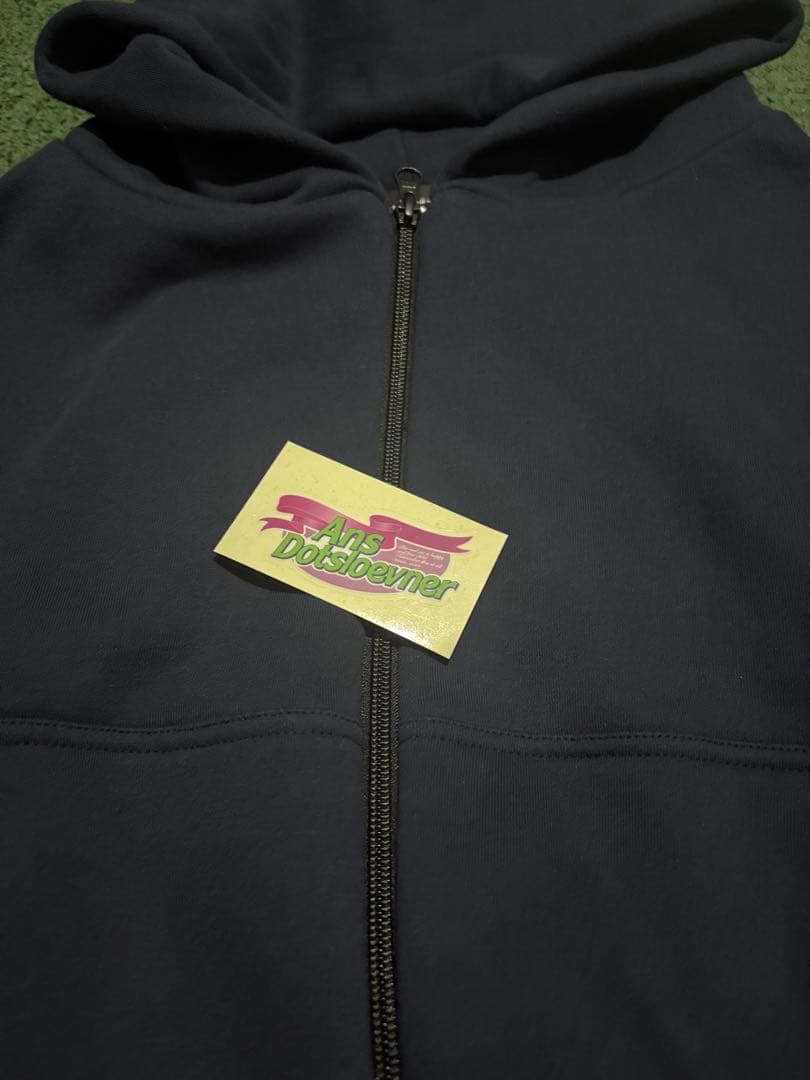新品　ステッカー付き　Ans Dotsloevner ジップパーカー ネイビー