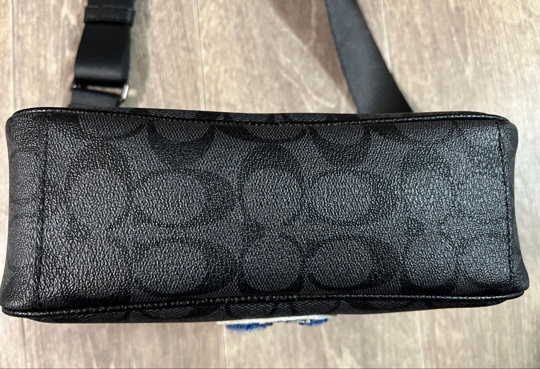 COACH スヌーピーショルダーバッグ