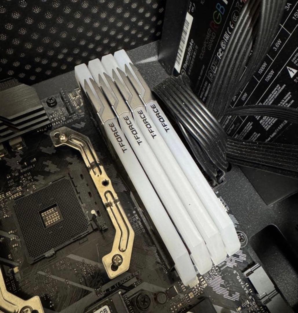 【動作確認済】Team 8GB DDR4 3200MHz 4枚　32GB