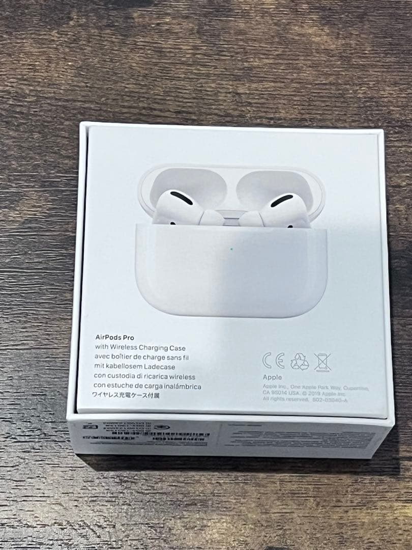 AirPods Pro 第二世代　本体 充電ケース付き ホワイト