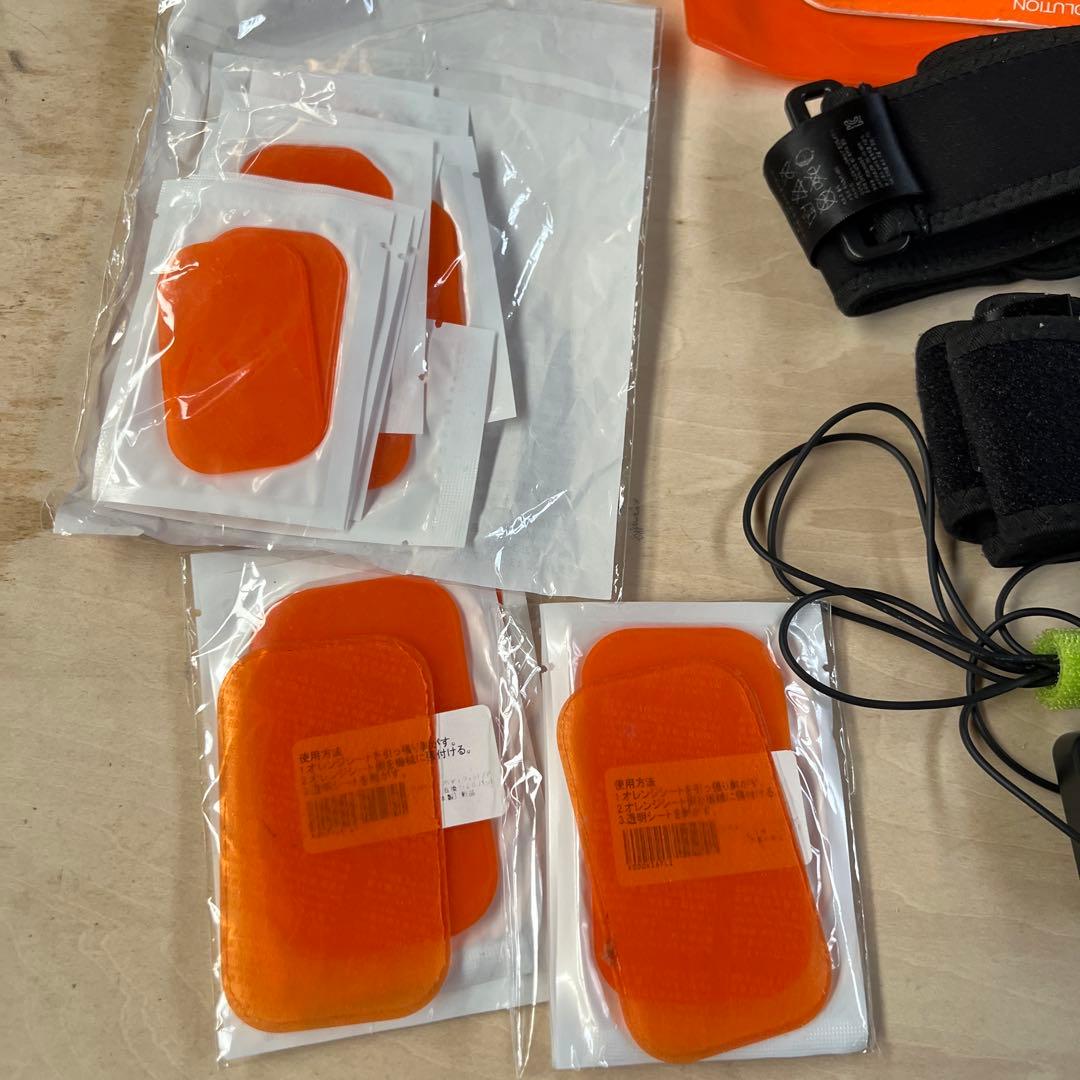 シックスパッド充電式 ボディフィット2個アブズフィット1個