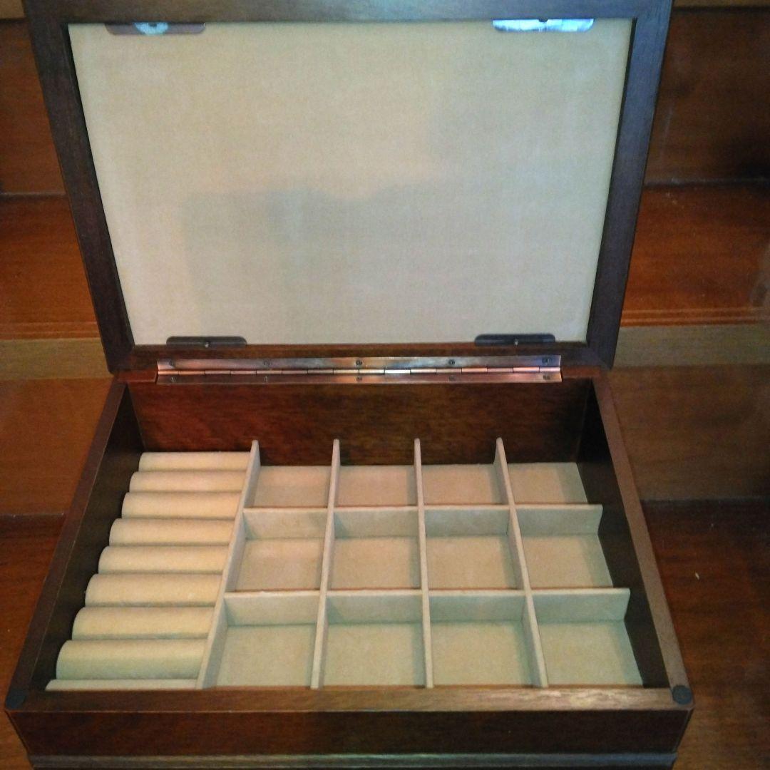 木工芸品・ジュエリーボックス・宝石箱・宝飾品入れ・貴重品入れ・小物入れ・刺繍