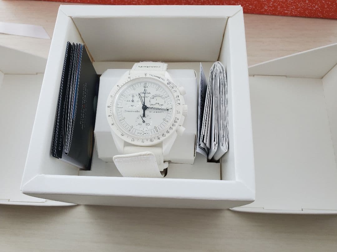 Omega x Swatch MoonSwatch ホワイト