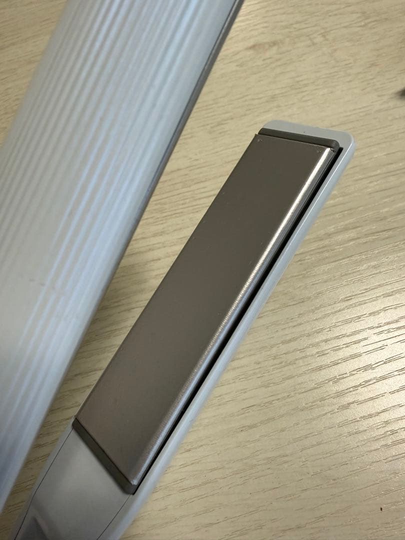 リファ　ストレートアイロン　プロ　ホワイト