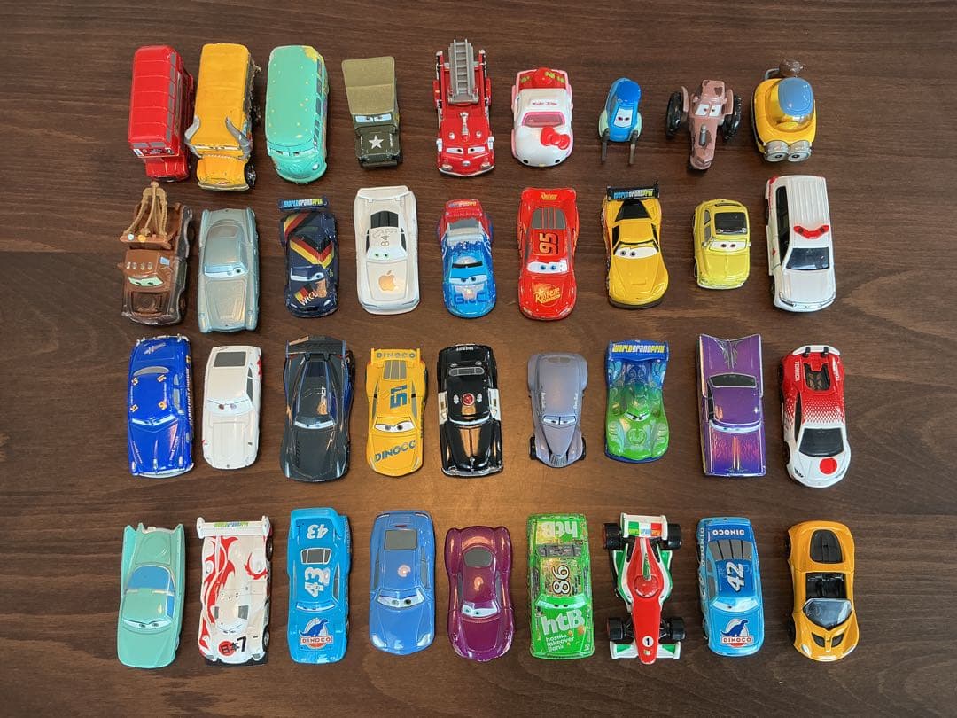 カーズトミカ34台セット（トレーラー付き）とトミカ4台