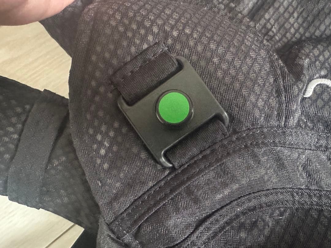 nuna 抱っこ紐　ナイト