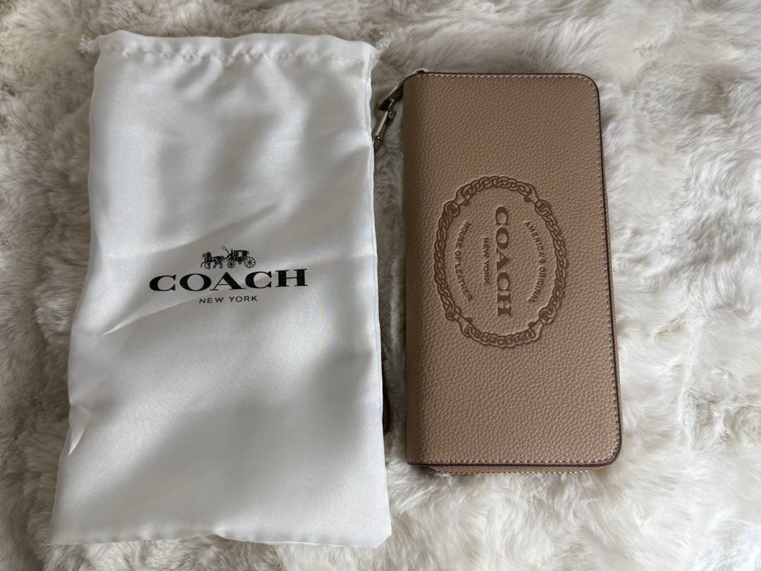 新品　コーチ長財布