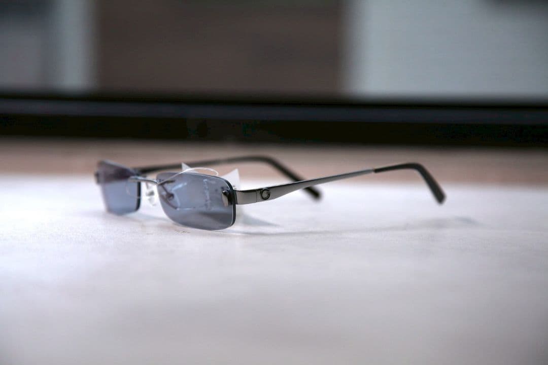 猫夜叉 GUCCI サングラス グレー レンズ シルバー フレーム