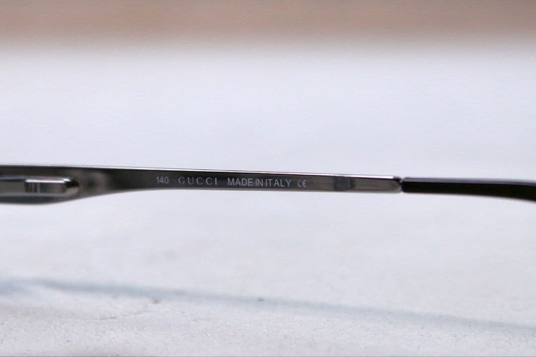 猫夜叉 GUCCI サングラス グレー レンズ シルバー フレーム