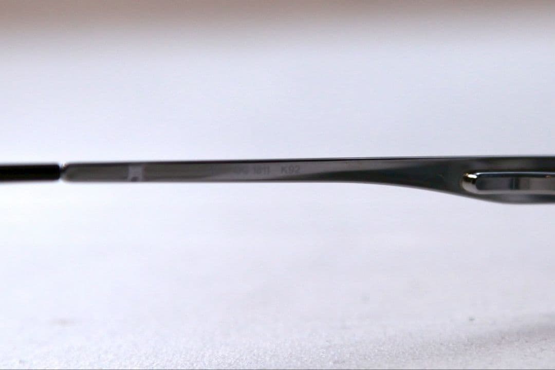 猫夜叉 GUCCI サングラス グレー レンズ シルバー フレーム