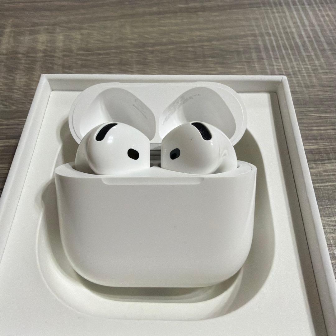 Apple AirPods 4 アクティブノイズキャンセルモデル