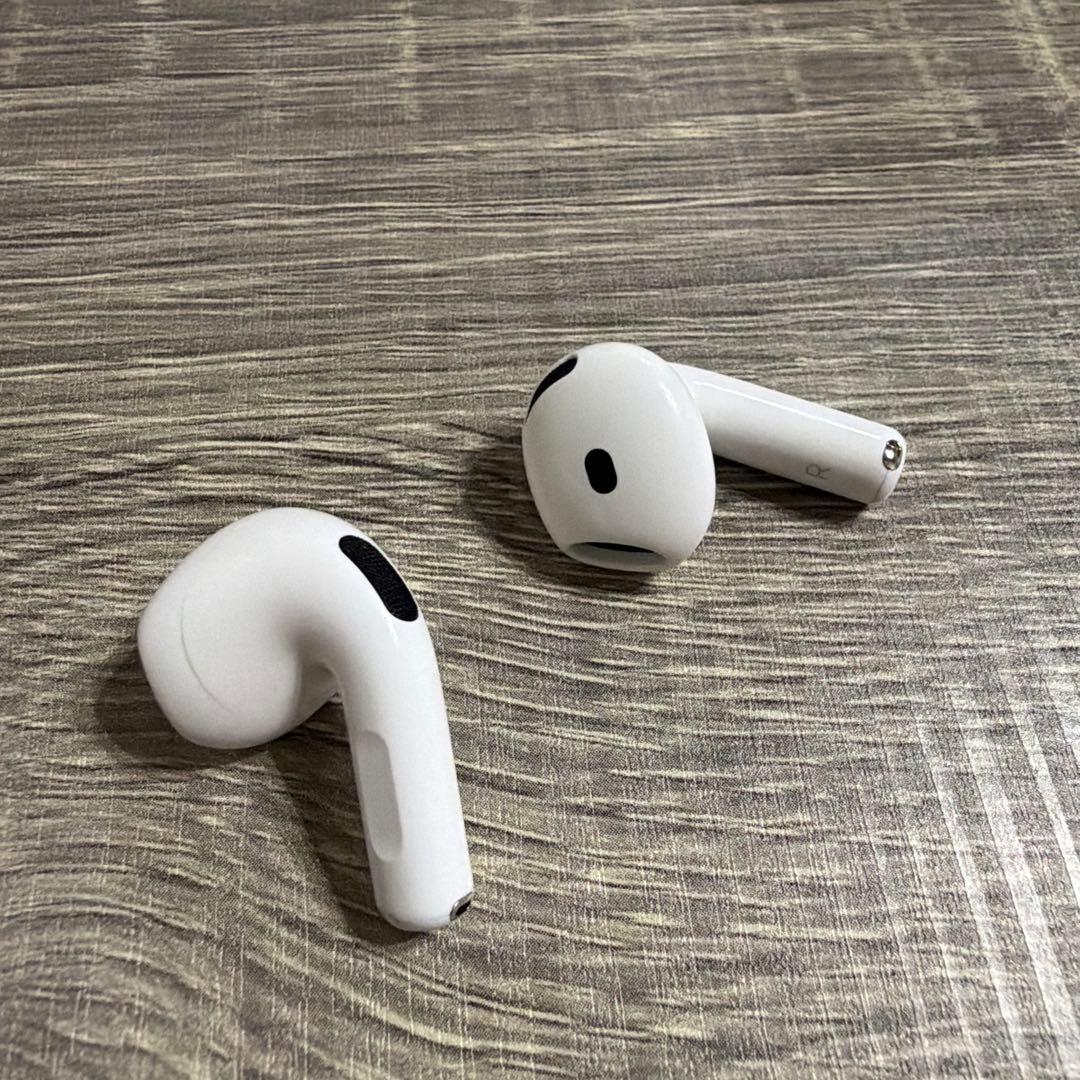Apple AirPods 4 アクティブノイズキャンセルモデル