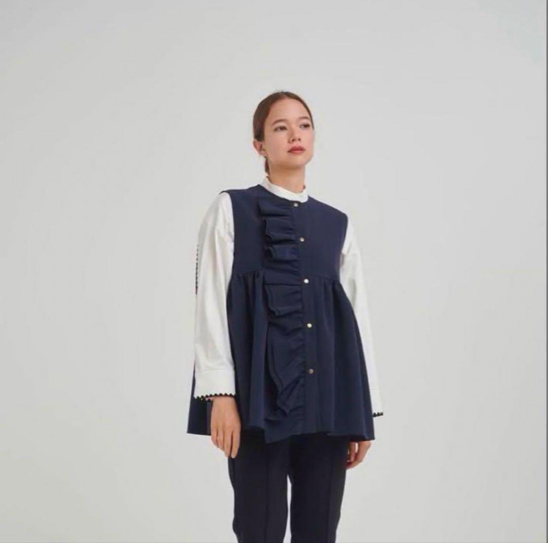 【美品】ヨリ ダブルフリルジレ ベスト 38 M相当 ネイビー ウエストギャザー