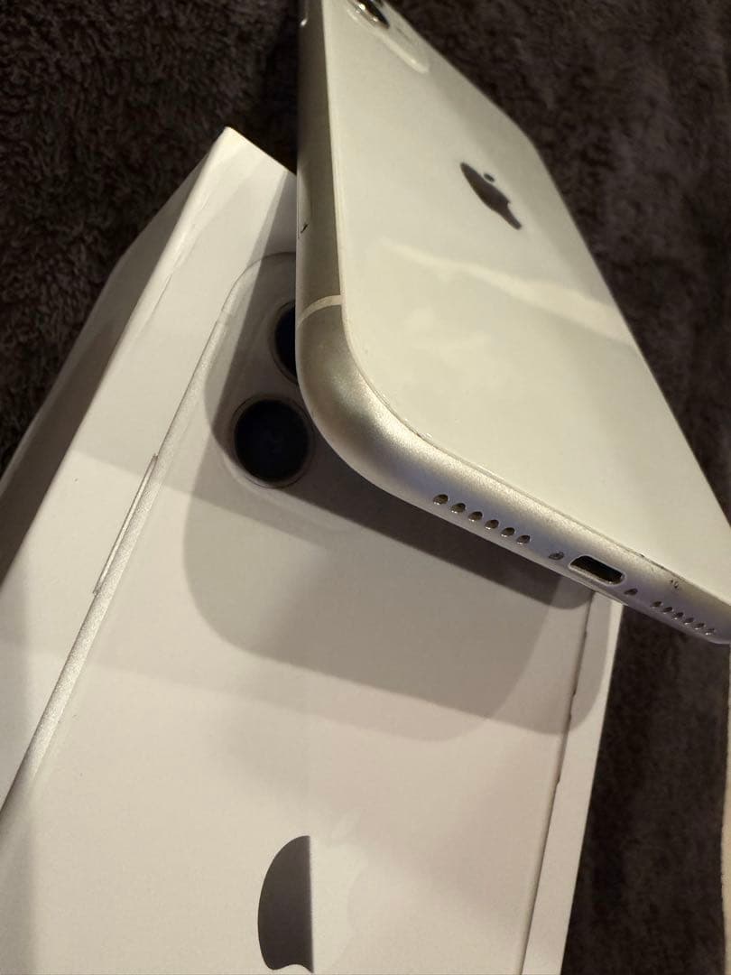 iPhone11 256GB AM5セット