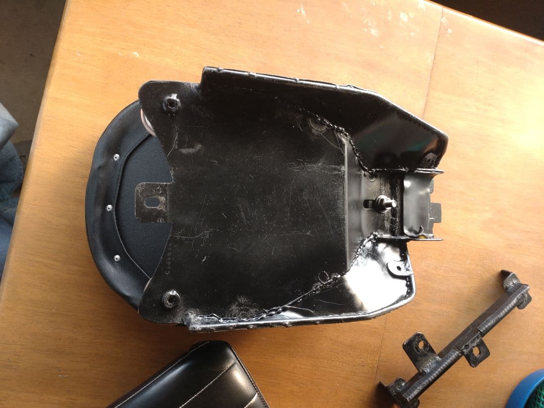 TW200 ノーマルフレーム用ボルトオンシート＆ピリオンシート＆ピーナッツタンク