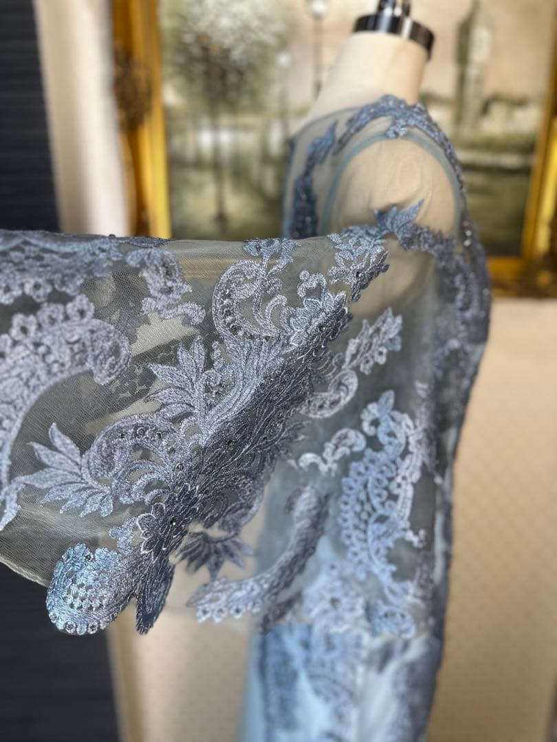 シルバー水色 刺繍入り ロングドレス フレアスリーブ