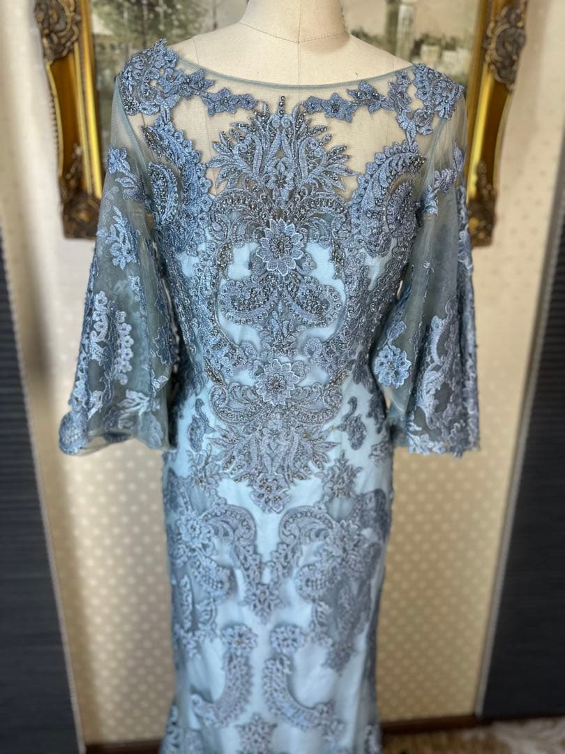 シルバー水色 刺繍入り ロングドレス フレアスリーブ