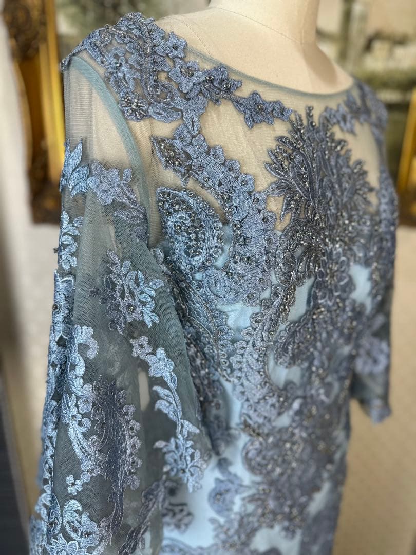 シルバー水色 刺繍入り ロングドレス フレアスリーブ