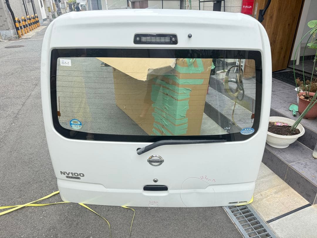 Nissan NV100 ホワイトバックドア 2022年