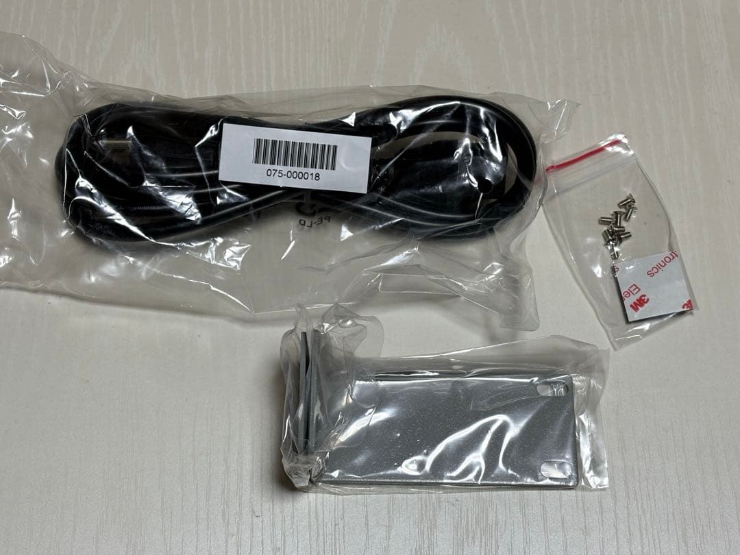 【未使用品】アライドテレシス AT-GS950/8 8ポートスイッチングハブ