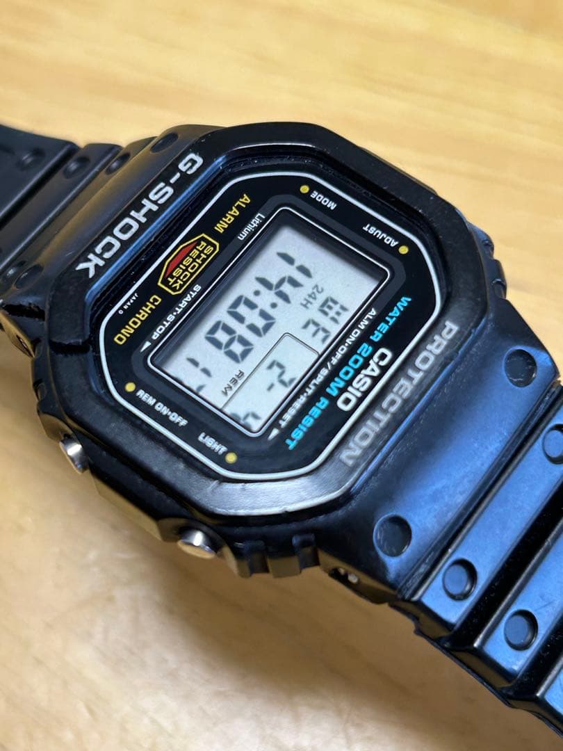 G-SHOCK DW-5600C スピード 200M スクリューバック　豆球緑