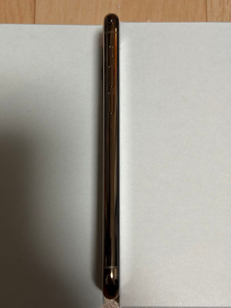 美品　iPhone11 proゴールド 256GB SIMフリー 利用制限○